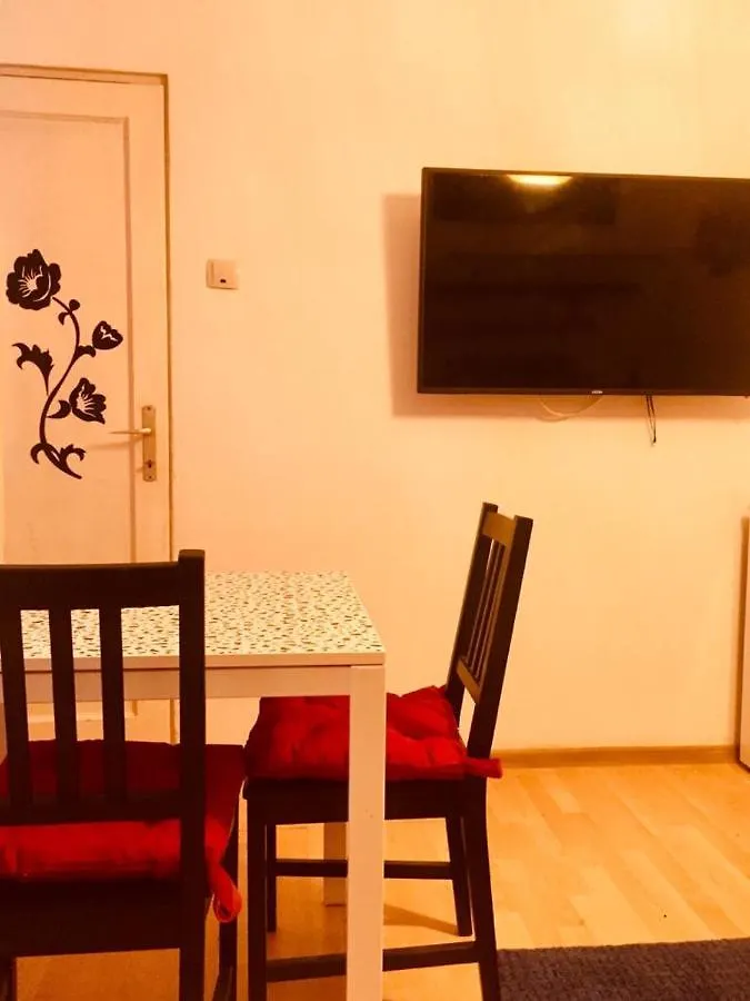 Central Charming Apartments  Βουκουρέστι